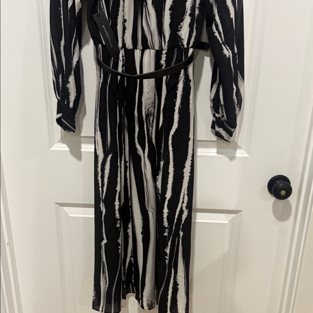 Donna Karan Black and White Long Sleeve Dress - Picture 6 of 6